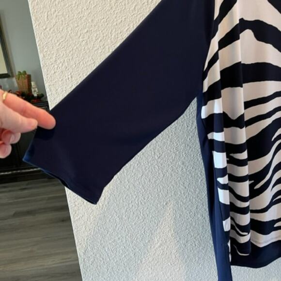 Easywear by Chicos Navy & White Zebra Stripe 3/4 Sleeve Tunic Top Sz 3 - Picture 3 of 11